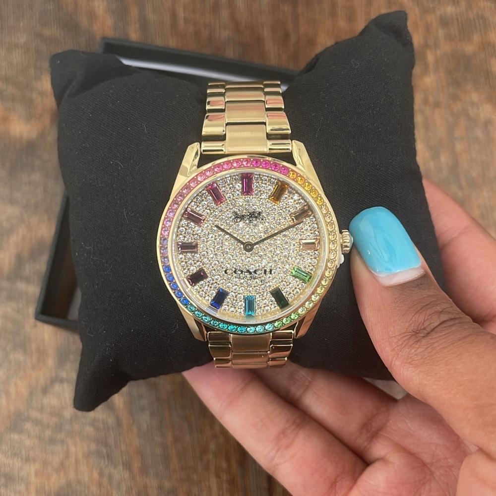 Coach Preston Gold tone crystal watch💖